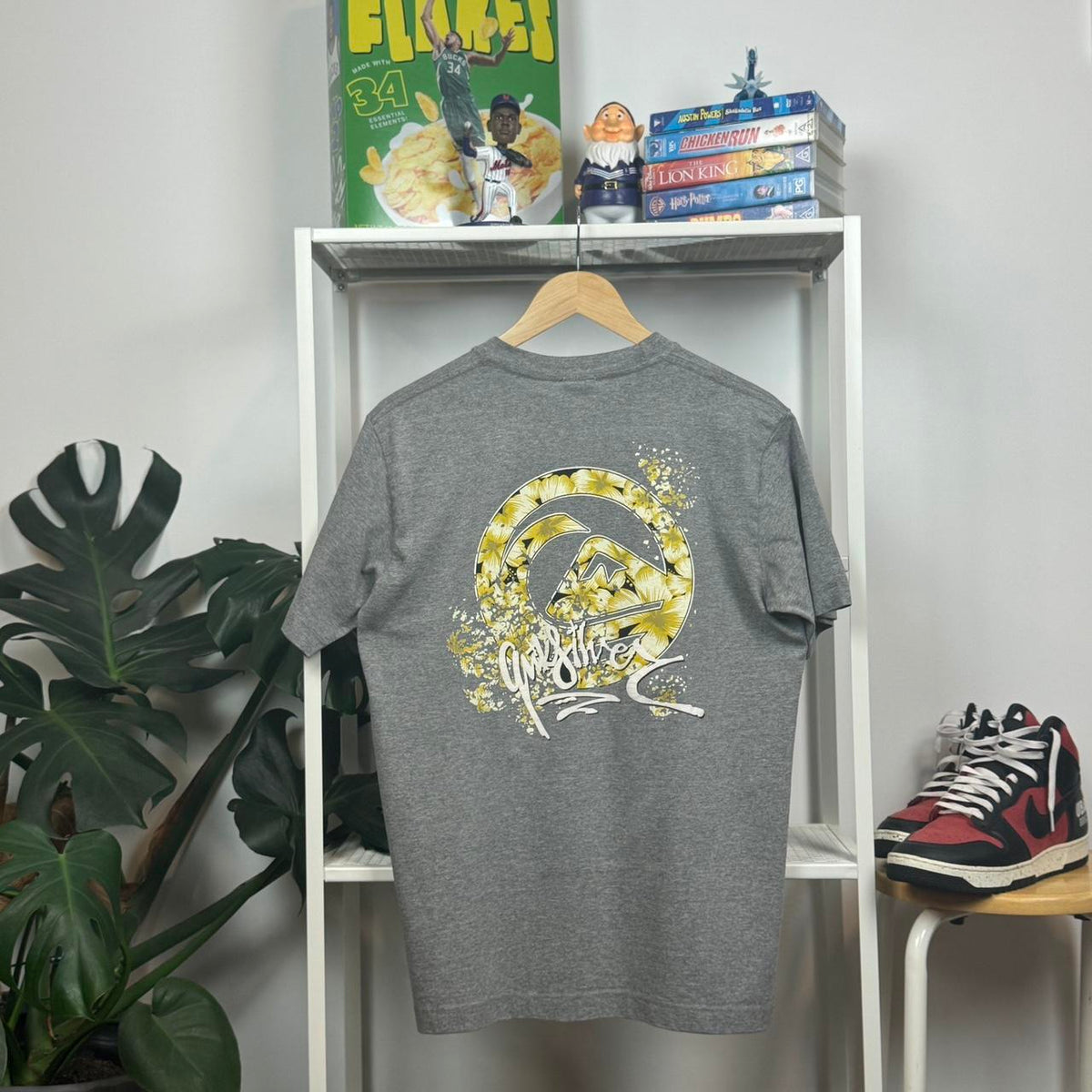 Vintage Quiksilver Floral Surf T-Shirt – M