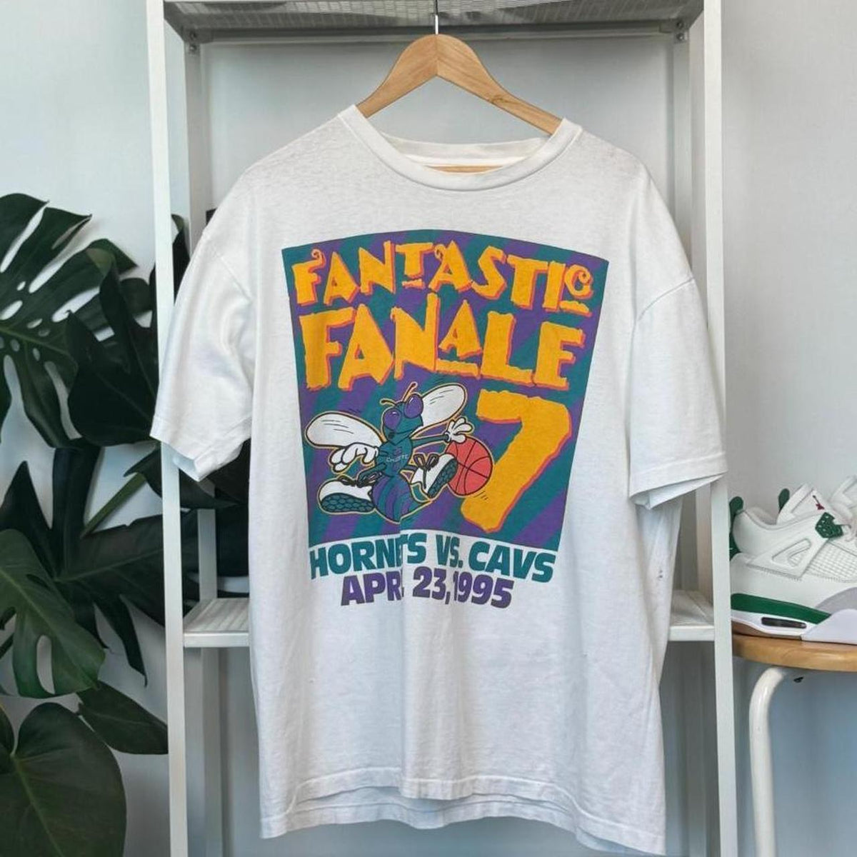 Vintage 1995 Charlotte Hornets vs Cavs 'Fantastic Finale 7' T-Shirt - Image 1