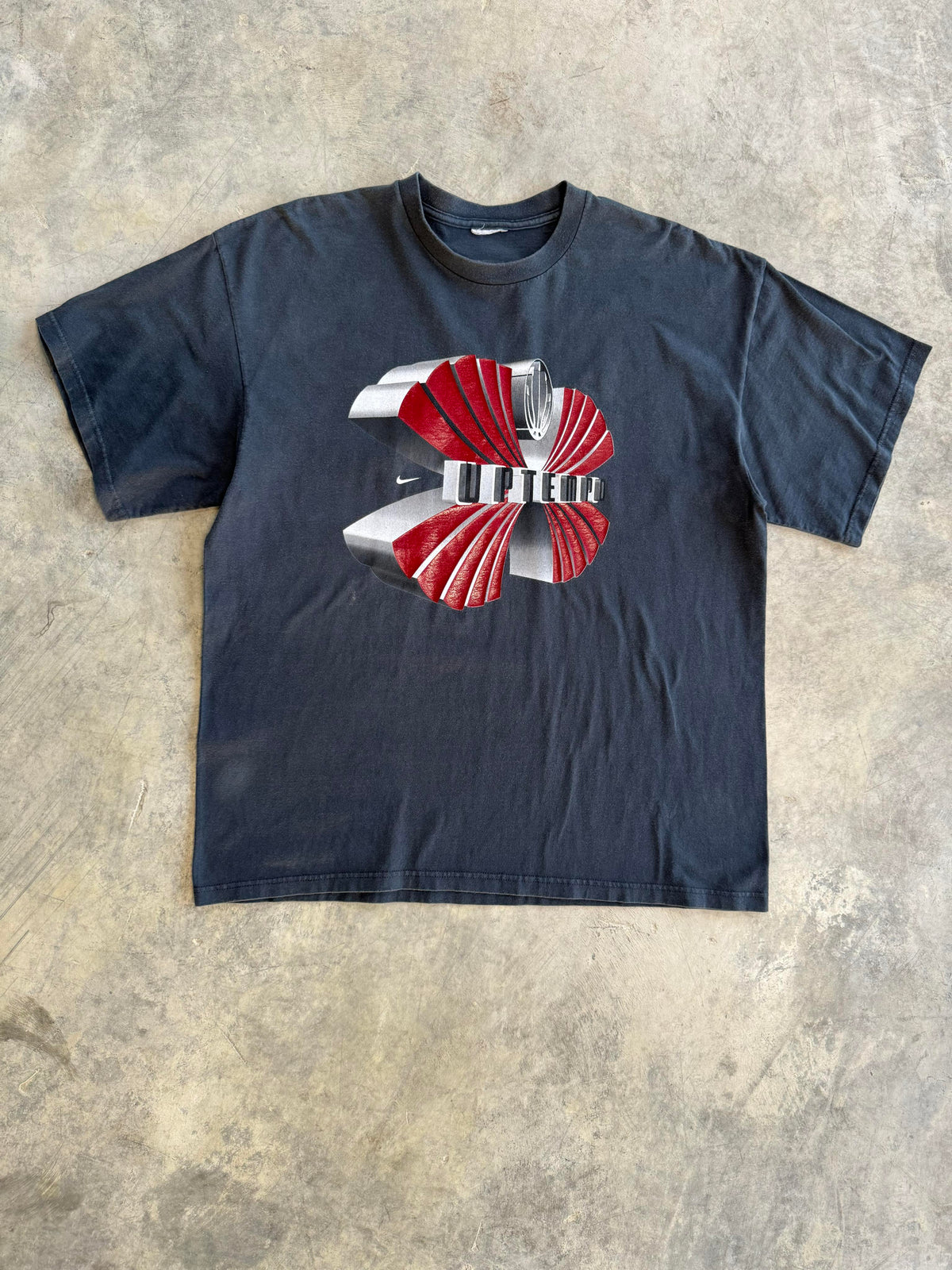 Vintage Nike Uptempo T-Shirt – L