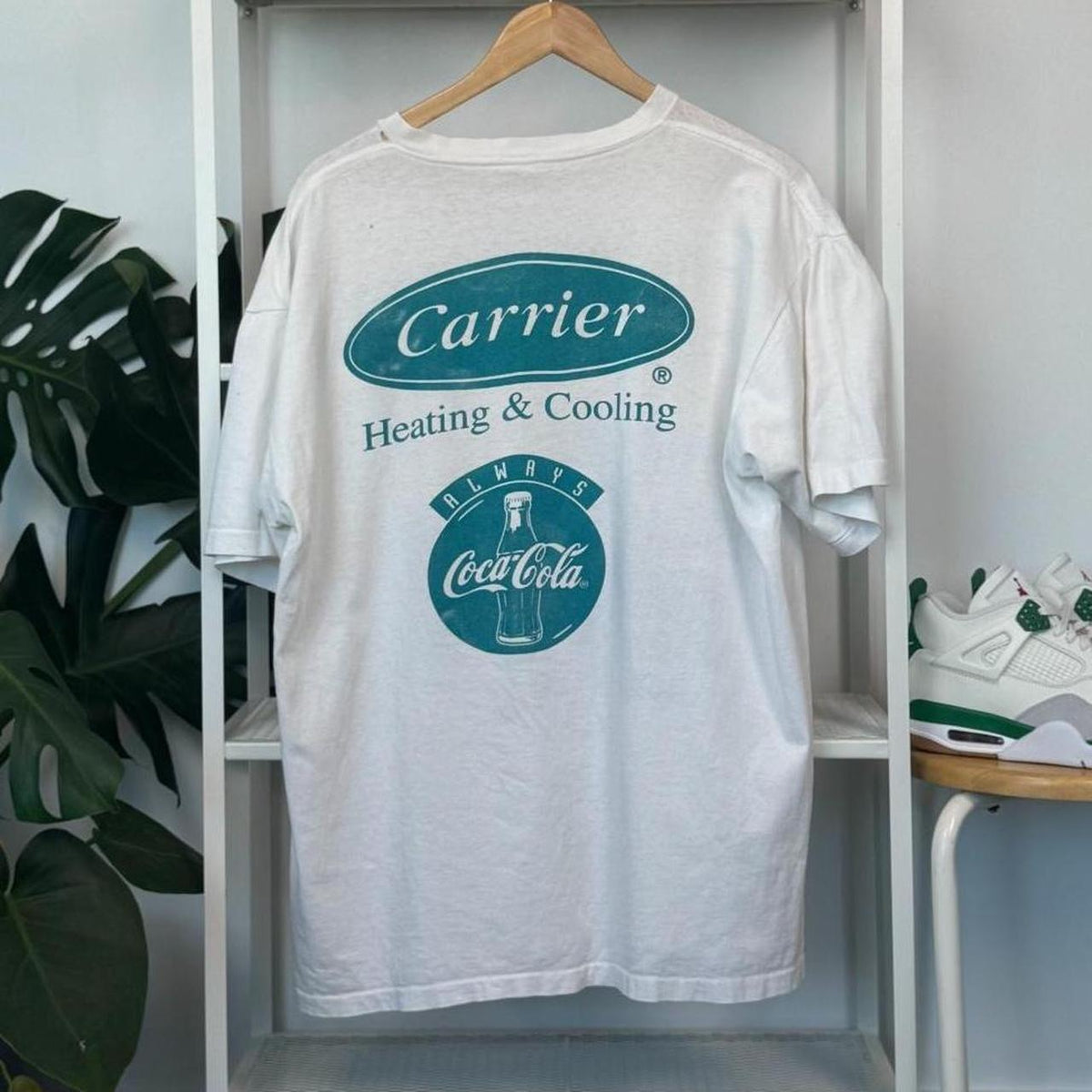 Vintage 1995 Charlotte Hornets vs Cavs 'Fantastic Finale 7' T-Shirt - Image 2