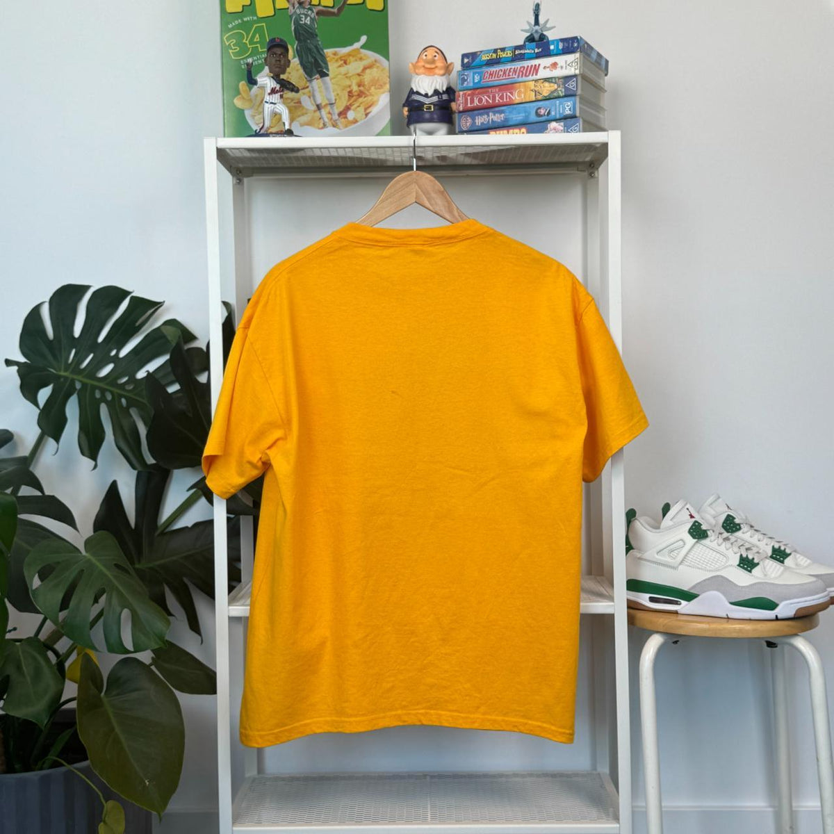 Vintage LA Lakers 2010 Champions Yellow T-Shirt